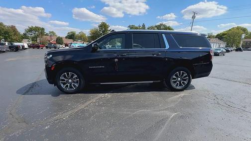 2022 Chevrolet Suburban LT