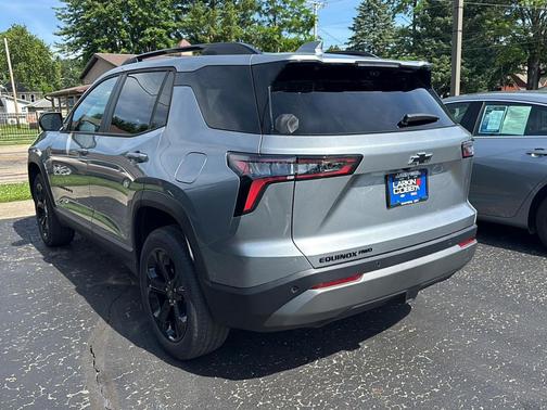 Sterling Gray Metallic 2026 Chevrolet Equinox 1LT