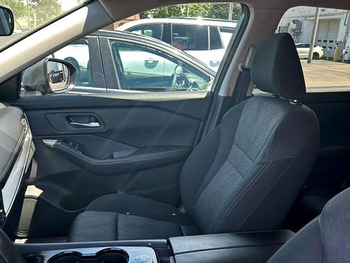 Gun Metallic 2025 Nissan Rogue SV
