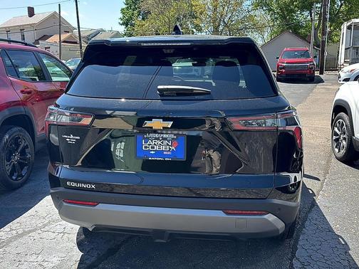 Mosaic Black Metallic 2026 Chevrolet Equinox 1LT