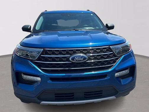 ATLAS BLUE METALLIC 2022 Ford Explorer XLT