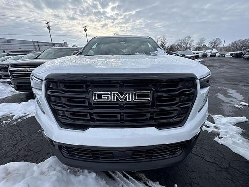 2026 GMC Acadia Elevation FWD