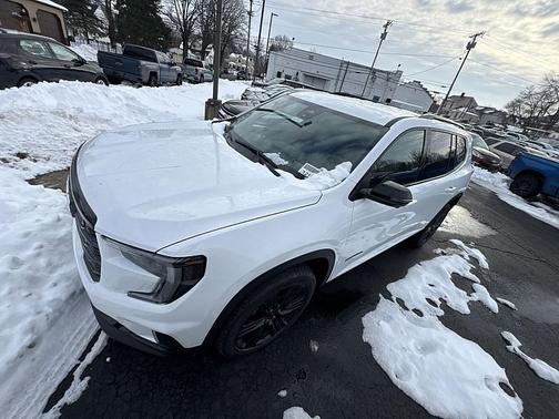 2026 GMC Acadia Elevation FWD