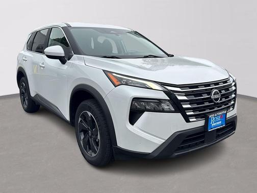 Everest White Pearl 2024 Nissan Rogue SV