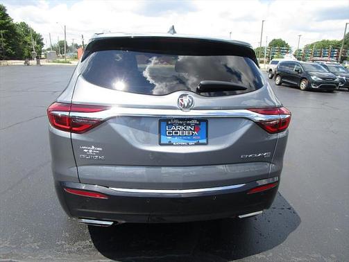 Photo 4 of 39 of 2018 Buick Enclave Avenir