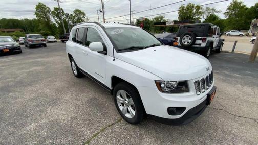 White 2017 Jeep Compass Latitude