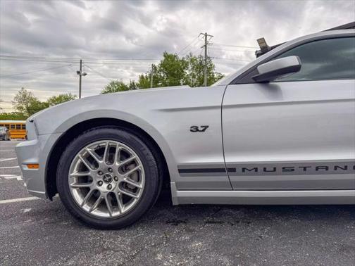 2013 Ford Mustang V6 Premium