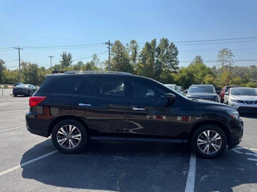 2019 Nissan Pathfinder SL
