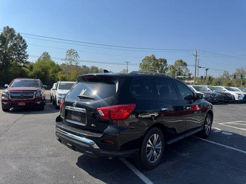 2019 Nissan Pathfinder SL