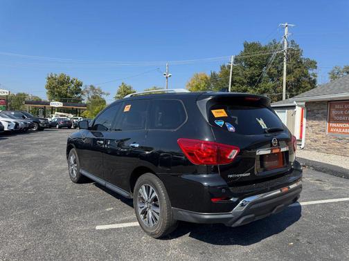 2019 Nissan Pathfinder SL
