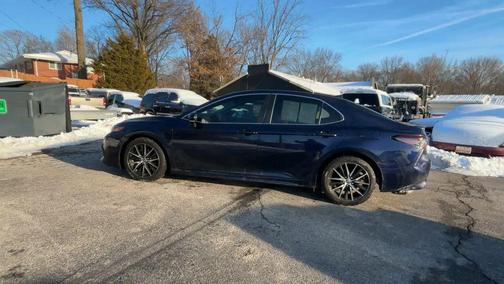 2022 Toyota Camry SE