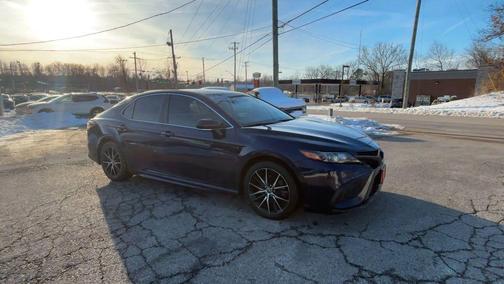 2022 Toyota Camry SE