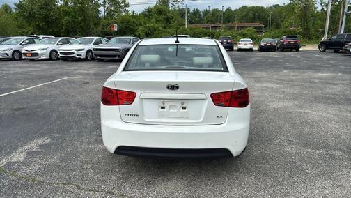 White 2012 Kia Forte EX