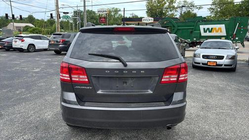 Gray 2018 Dodge Journey SE
