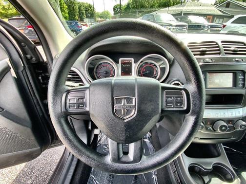 Gray 2018 Dodge Journey SE