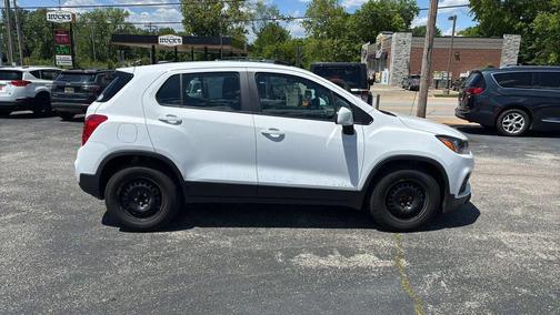 White 2018 Chevrolet Trax LS