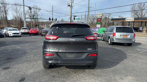 2017 Jeep Cherokee Sport