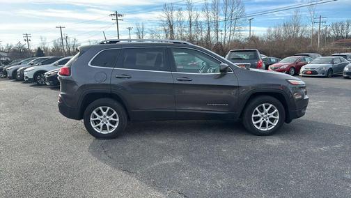 2017 Jeep Cherokee Sport