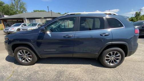 Blue 2019 Jeep Cherokee Latitude Plus