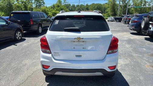 White 2021 Chevrolet Trax LT