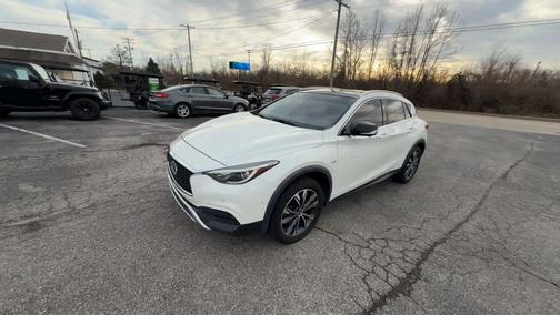 2019 INFINITI QX30 LUXE