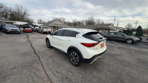 2019 INFINITI QX30 LUXE