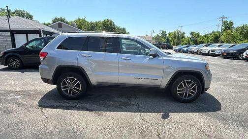 Silver 2019 Jeep Grand Cherokee Laredo