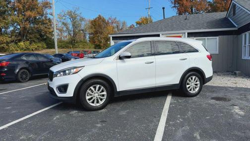 2017 Kia Sorento LX