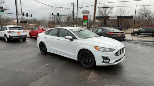 2020 Ford Fusion SE
