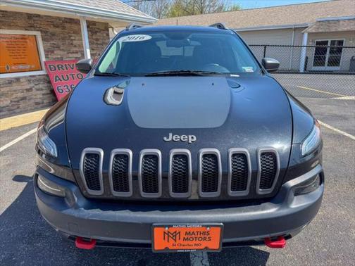 2016 Jeep Cherokee Sport
