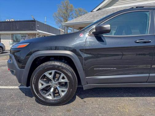 2016 Jeep Cherokee Sport