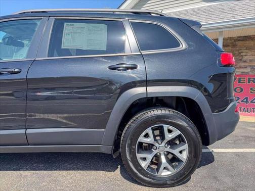 2016 Jeep Cherokee Sport