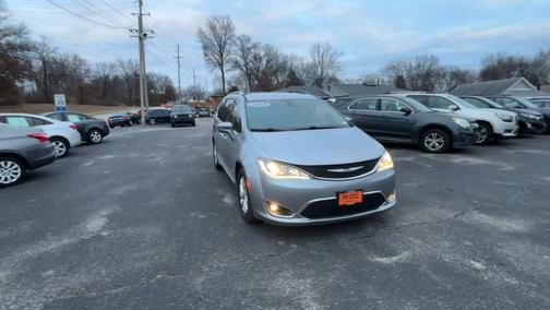 2018 Chrysler Pacifica Touring-L