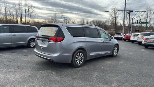 2018 Chrysler Pacifica Touring-L