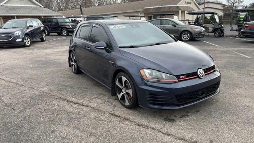 2016 Volkswagen Golf GTI 2.0T SE 4-Door