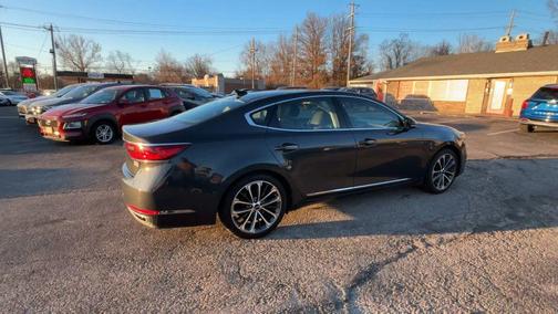 2018 Kia Cadenza Technology