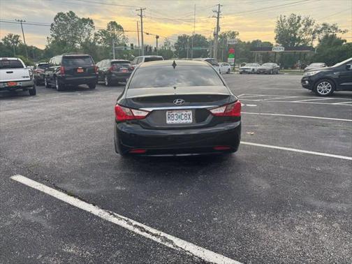 2011 Hyundai SONATA Limited