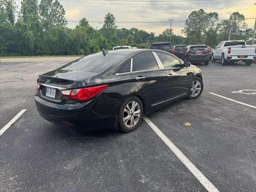2011 Hyundai SONATA Limited