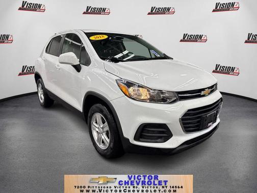 Summit White 2018 Chevrolet Trax LS