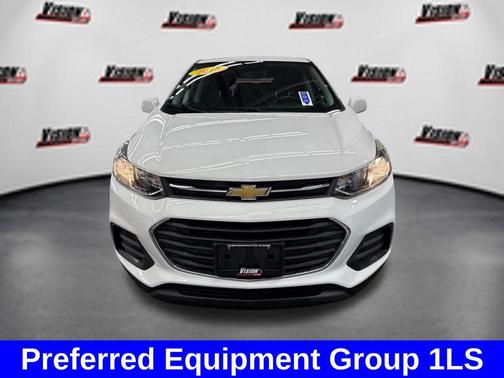 Summit White 2018 Chevrolet Trax LS