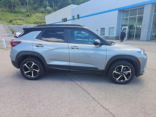 Sterling Gray Metallic 2023 Chevrolet Trailblazer RS
