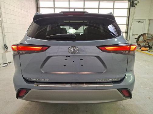 2020 Toyota Highlander Platinum