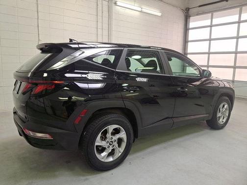2022 Hyundai TUCSON SE