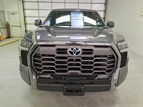 2024 Toyota Tundra Hybrid Platinum