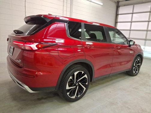2024 Mitsubishi Outlander PHEV SE