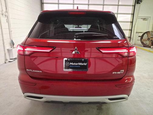 2024 Mitsubishi Outlander PHEV SE