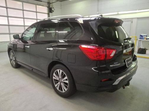 2019 Nissan Pathfinder SV