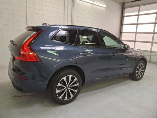 2024 Volvo XC60 B5 Plus Dark Theme