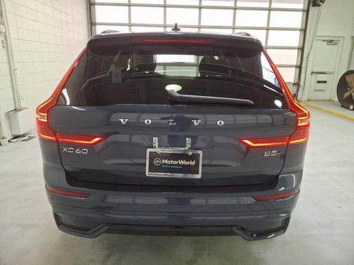 2024 Volvo XC60 B5 Plus Dark Theme
