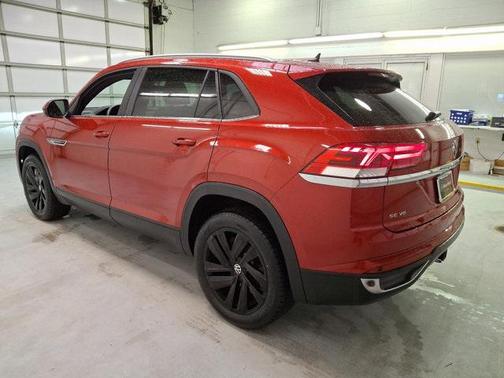 2022 Volkswagen Atlas Cross Sport 3.6L V6 SE w/Technology